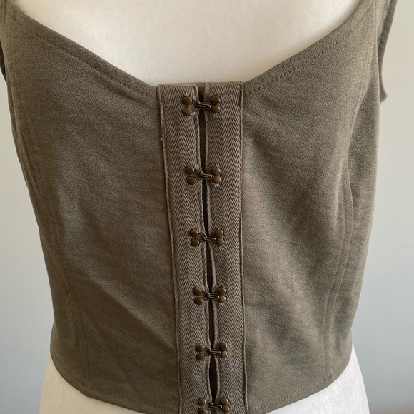 LEITH GREEN VEST - Picture 2 of 11